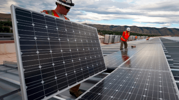Proceso de instalación de placas fotovoltaica en una empresa