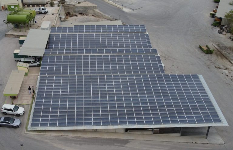 Fotovoltaica Pavimentos Lario.