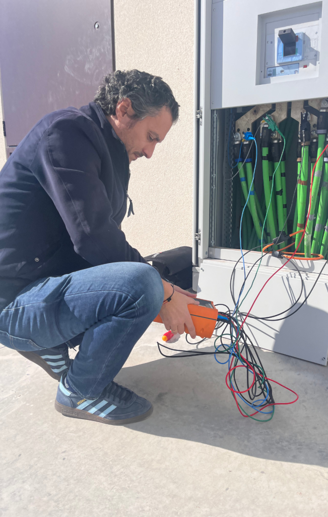 Auditoría, monitorización, aplicación de mejoras y seguimiento continuo: estas son las claves de una gestión energética empresarial eficaz.