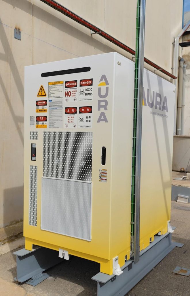 Batería fotovoltaica de 200 kW instalada en La Ciezana para almacenamiento de energía solar agrícola y mejora de la eficiencia energética.