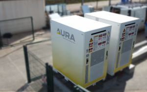 Baterías de almacenamiento industrial instaladas por Aura Ingeniería, referente en autoconsumo agrícola